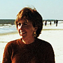 Profile picture of Suzy Moore