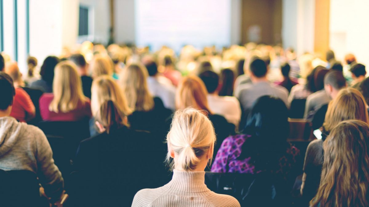CMSC2018 Julie Roberts, Country Music Singer and MS Advocate, Performing at CMSC Meeting