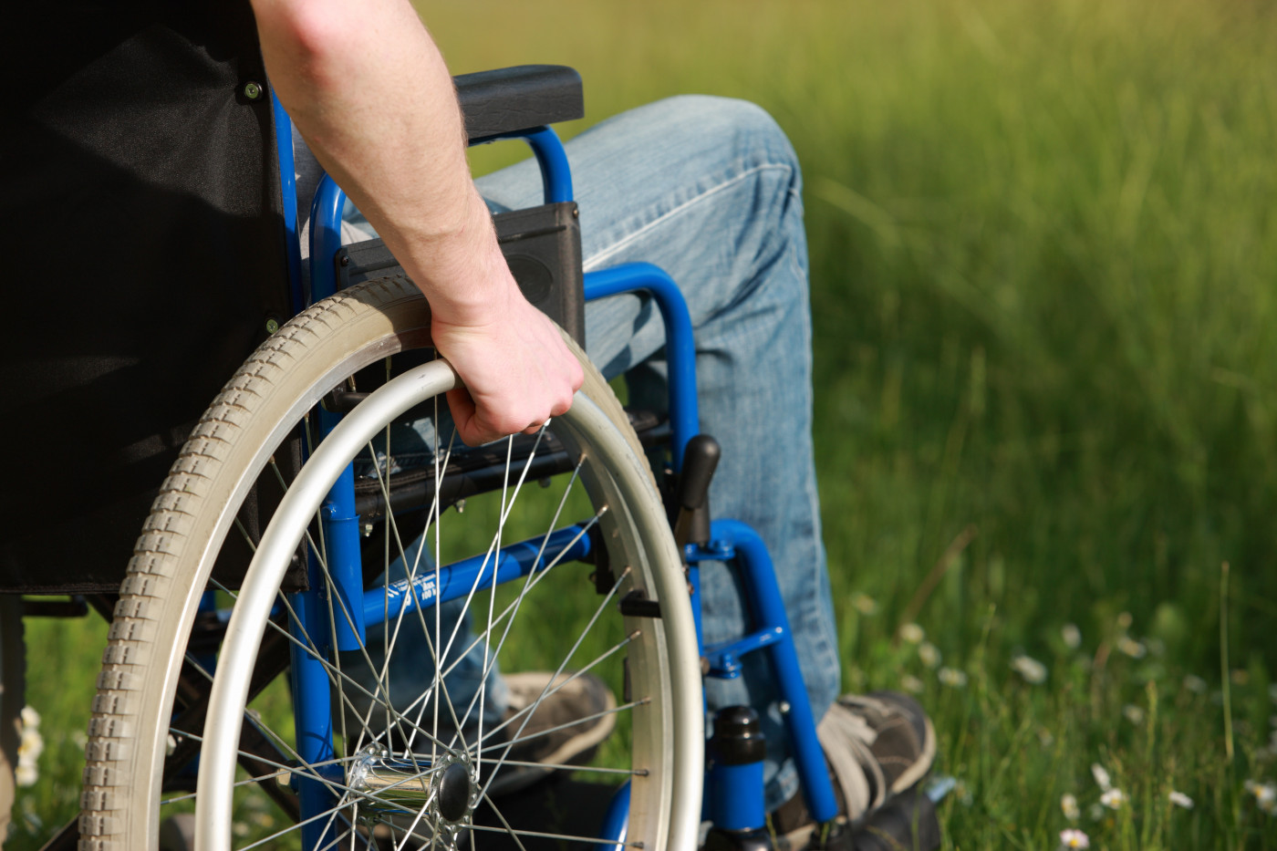 DMTs, wheelchair use